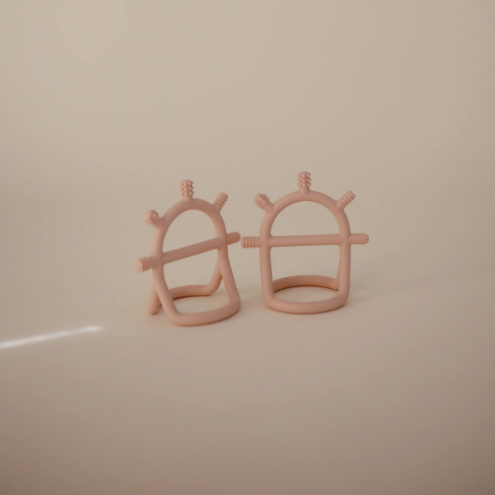 Teething ring with handle