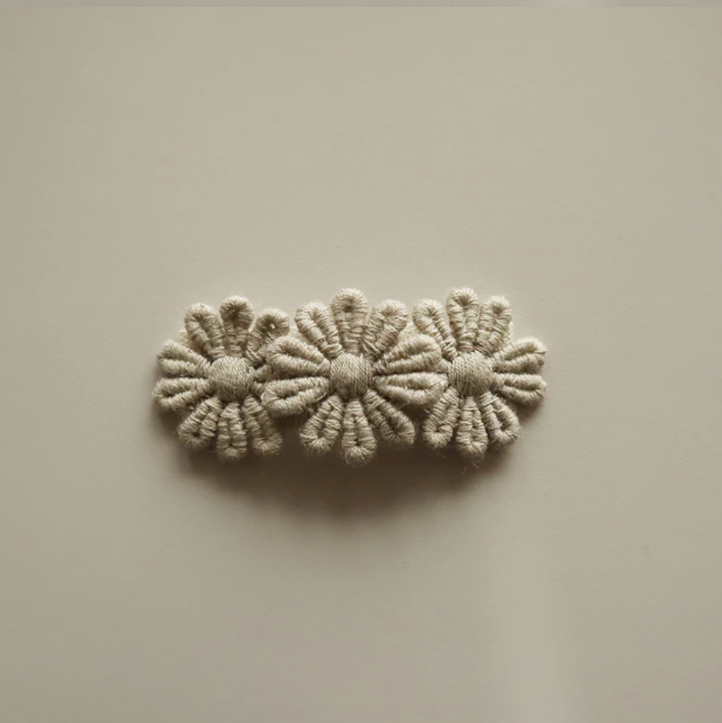 Clip flores peinado