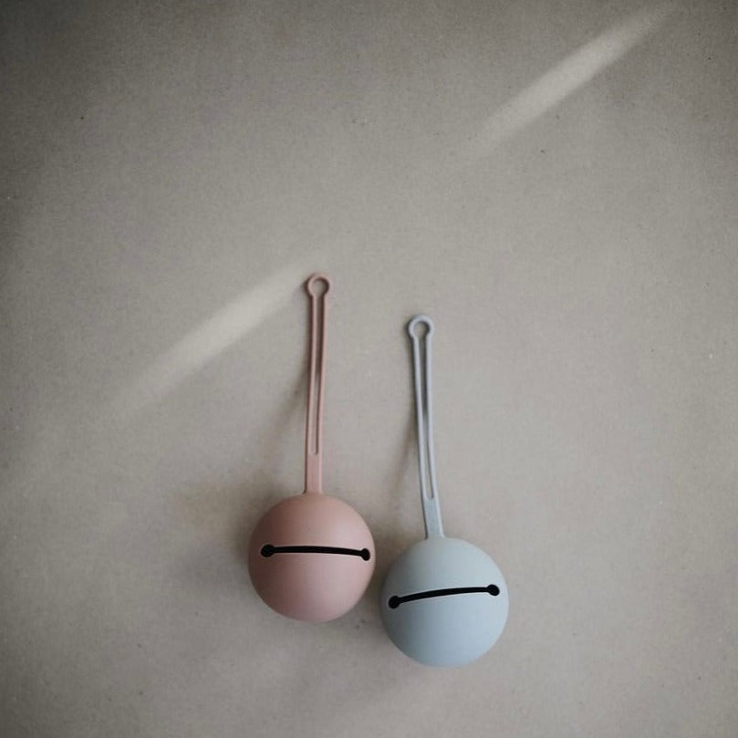 Holder Mushie